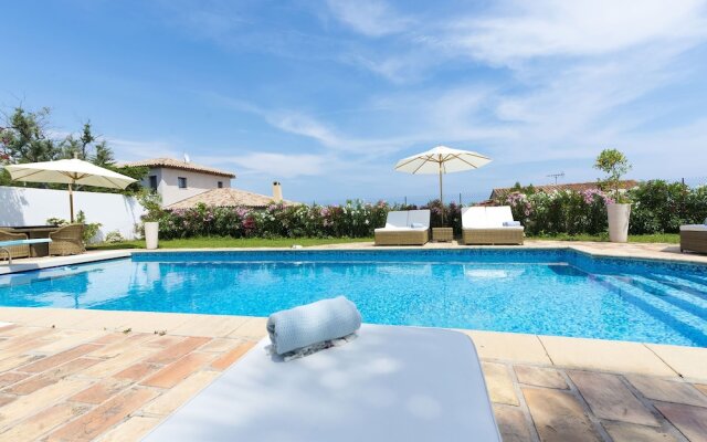 Gorgeous Villa in Montcaret With Private Swimming Pool