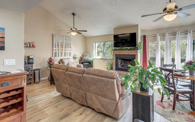 Walk to Golf & Trails! 'aspen House' in Flagstaff