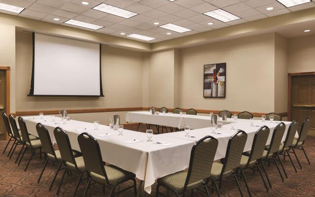 Country Inn & Suites by Radisson, Mankato Hotel and Conference Center, MN