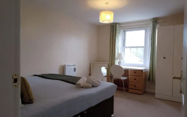 Tranquil Retreat in Ely City Center