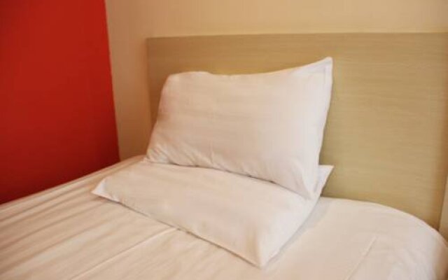 LE JU Hotel (Zhengzhou Zhongzhou Avenue Zhongyuan International Exhibition Center)