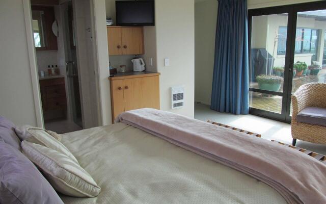 Nicara Lakeside Lodge