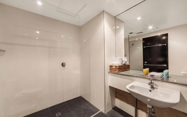 Summer House Backpackers Melbourne