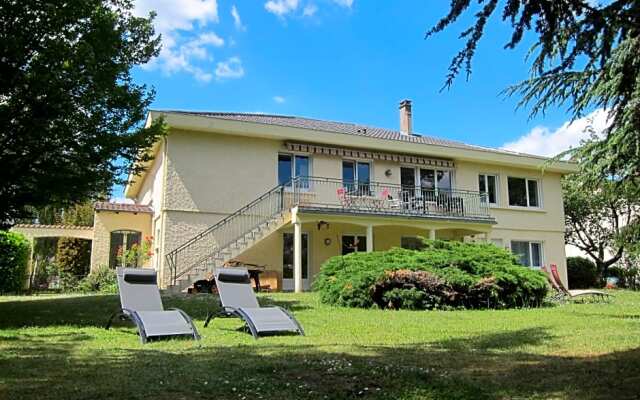 La Belle Jaune- bed and breakfast