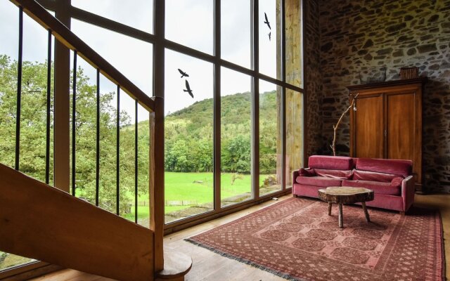 Lovely Farmhouse with Private Swimming Pool in Terrou