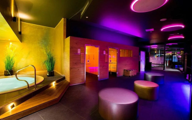 TheHotel (Adults only)
