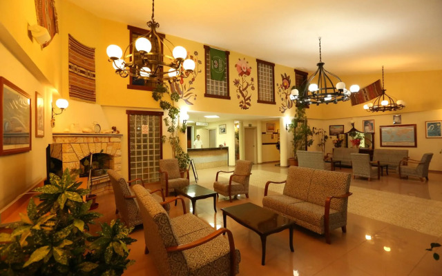 Mavruka Hotel