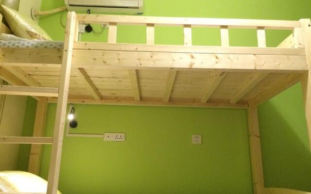 Rainbow Youth Inn (Xi'an Bell and Drum Tower City Wall branch)