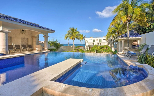 Oceanfront Isla Mujeres Estate w/ Infinity Pool!