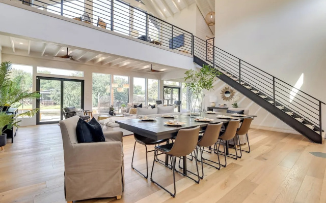 Waterfront Granbury Home w/ Electric Fireplace!