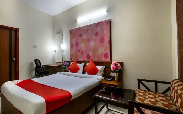 OYO 16075 Aikya Elevens Inn