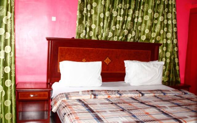 Row Hotel & Suites