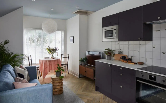 Pontcanna by Black Door Stays
