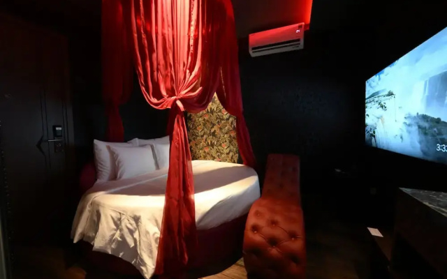 Hotel Lamour