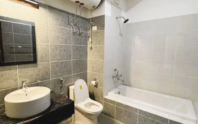 Dzi Apartments