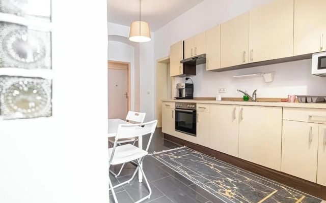 Cozy Room Near U6 Dresdner Subway Line