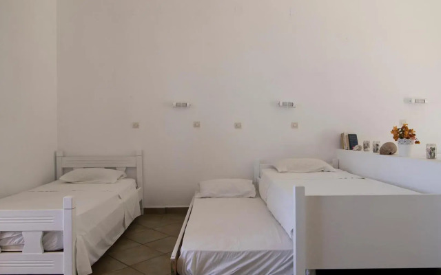 Armadoros Hotel Ios Backpackers