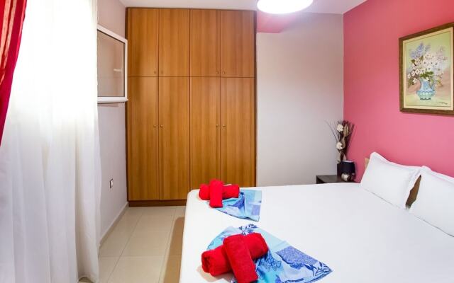 Pleasant Apartment in N. Irakleitsa With Garden