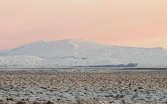 Hekla Cabin 3 Volcano and Glacier View