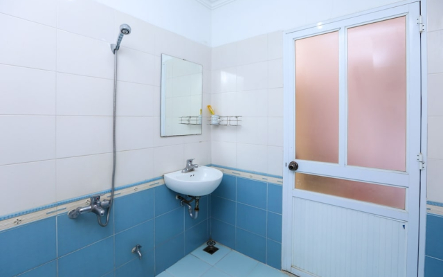 OYO 593 Bach Duong Hotel