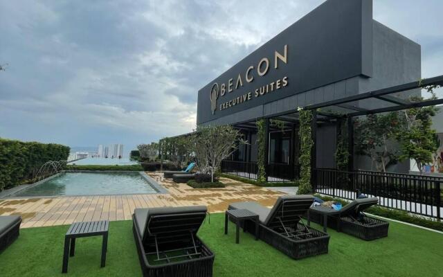 Suites with Infinity Pool at Georgetown B11