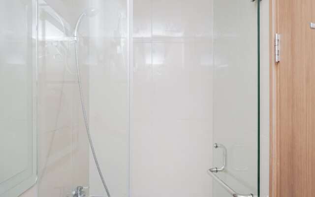 Comfort and Modern Studio at Tree Park Cikokol Apartment