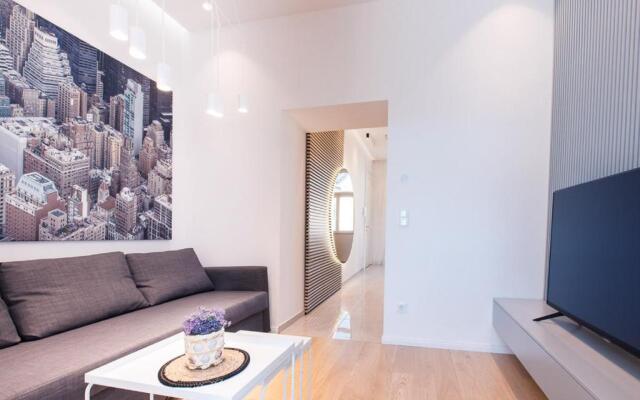 Zeus Design Apartments Unique #36