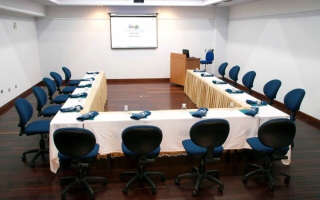 Hotel Cristina Suites