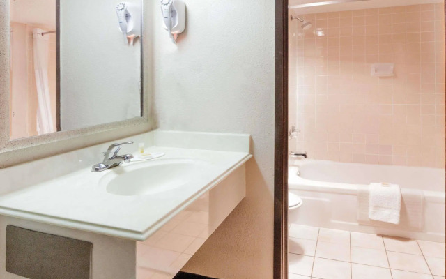 Executive Inn Mount Pleasant