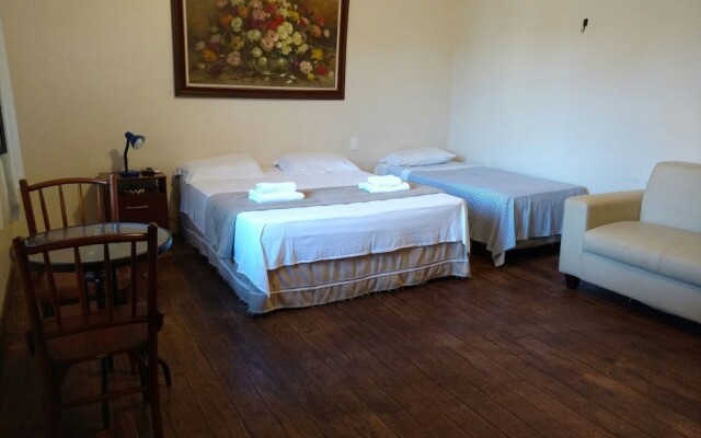 Chez Les Rois Guesthouse