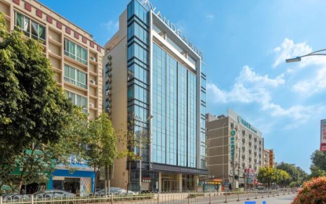 Lavande Hotel (Yunfu Luoding Branch)