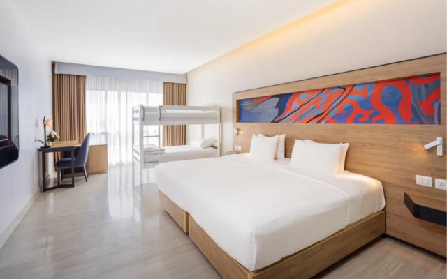 Novotel Phuket City Phokeethra Hotel