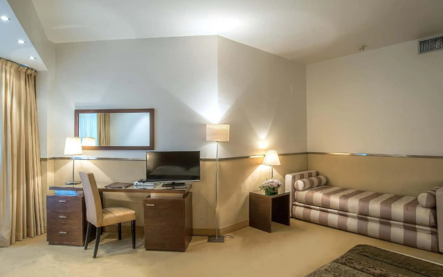 Mini Palace Hotel