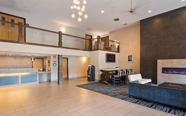 Best Western Plus Flint Airport Inn & Suites