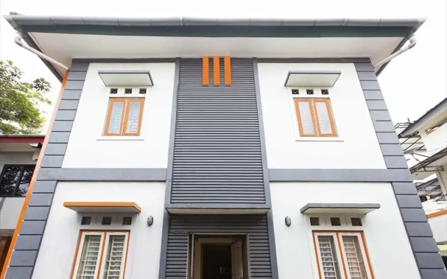 RedDoorz near TMP Kalibata