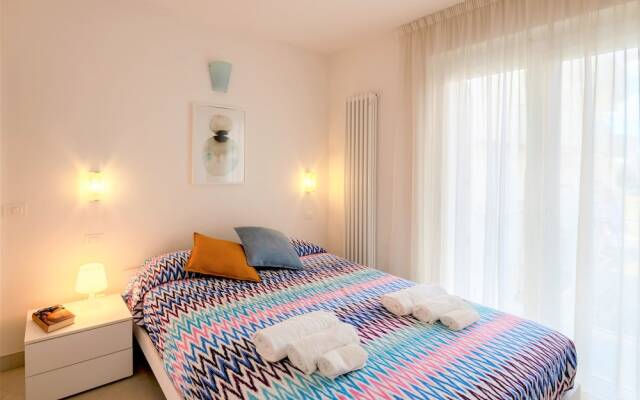 Elegante Trilocale Marconi Prima Fila Mare