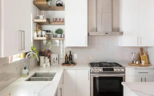 DT 3-lvl Townhouse w Rooftop Patio