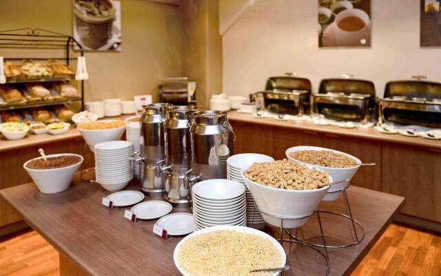Grosvenor Hotel Adelaide by Accor