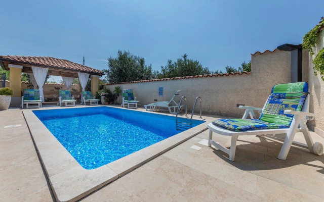 Beautiful Home in Fondole With Jacuzzi, Wifi and 2 Bedrooms