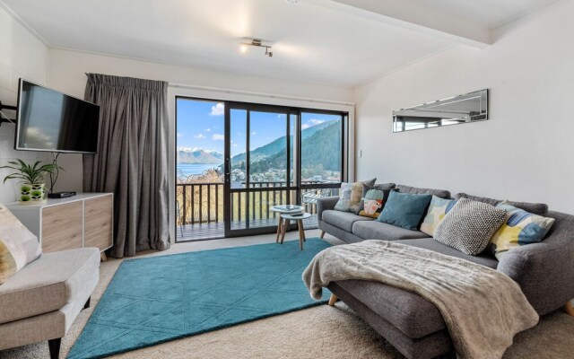 Central Queenstown Malaghan Apartment