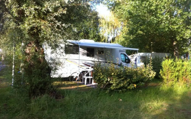 Mobil Home Dans Camping Mussonville