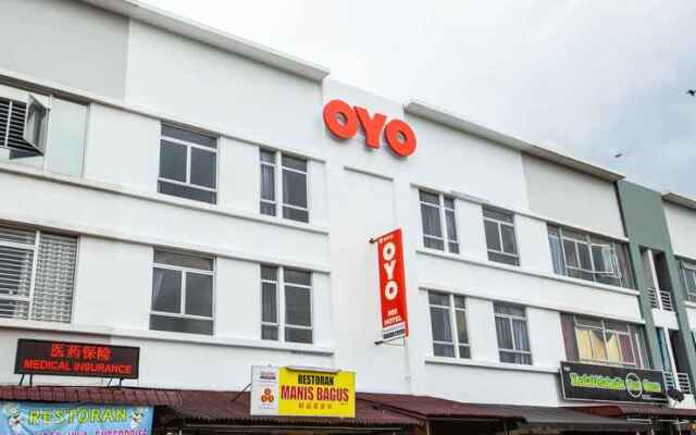 OYO 89631 988 Hotel