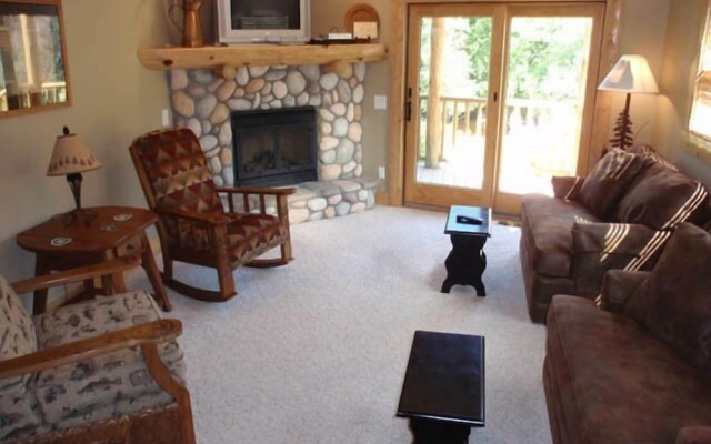 Cabins on Maple River