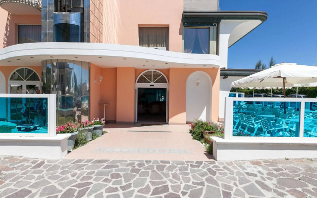 Mayflower Beach Hotel