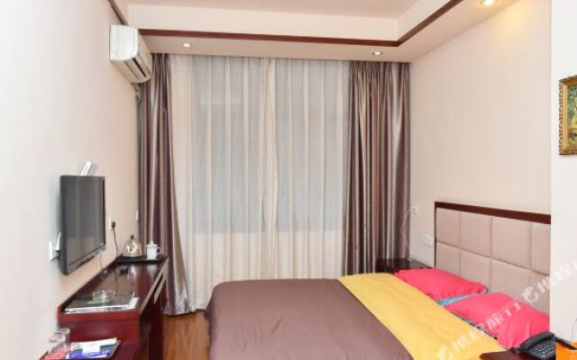 Yunfeng Holiday Hotel
