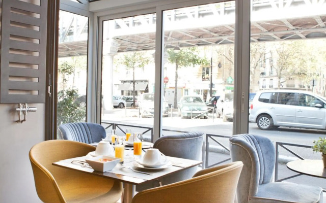 Hotel Eiffel Segur