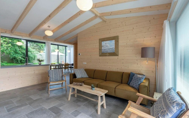 Attractive Home With Terrace