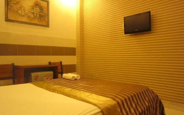 Le Ngan Phung Hotel