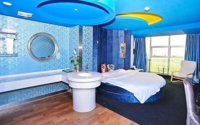 Ningbo Qingcheng Fashion Hotel