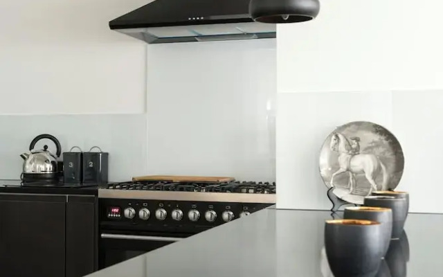 Kennington Road by Onefinestay
